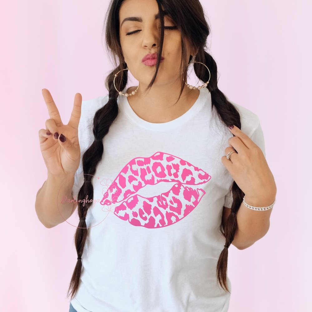 Fuchsia Leopard Lips Short Sleeve Graphic T-Shirt